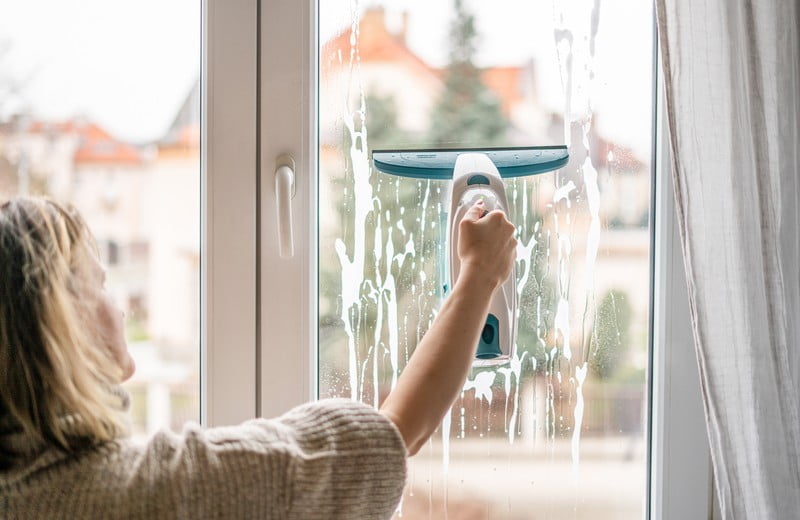 5 prostych sposobów na mycie okien jak profesjonalista