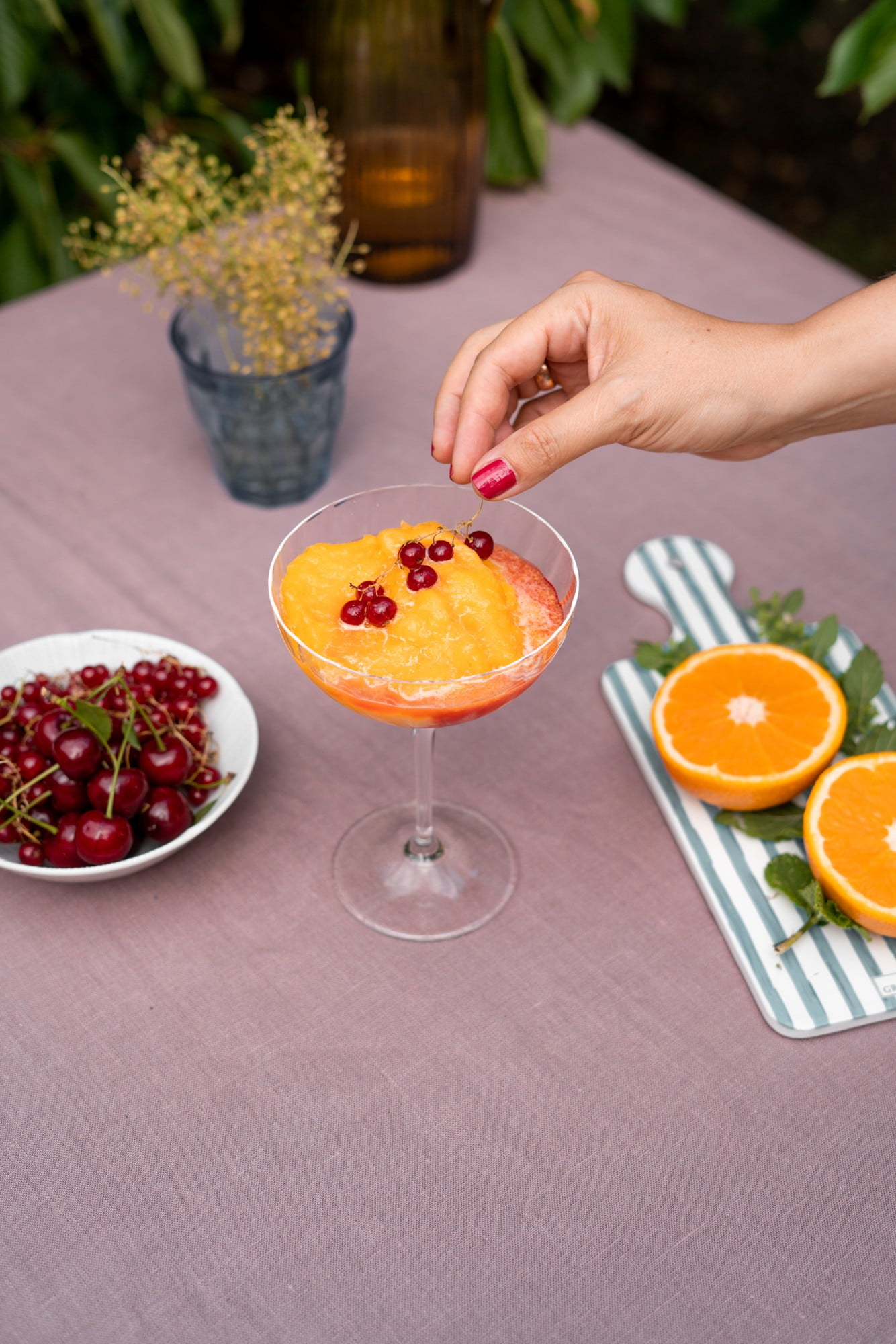 Mrożone pomarańcze zalej campari i prosecco.