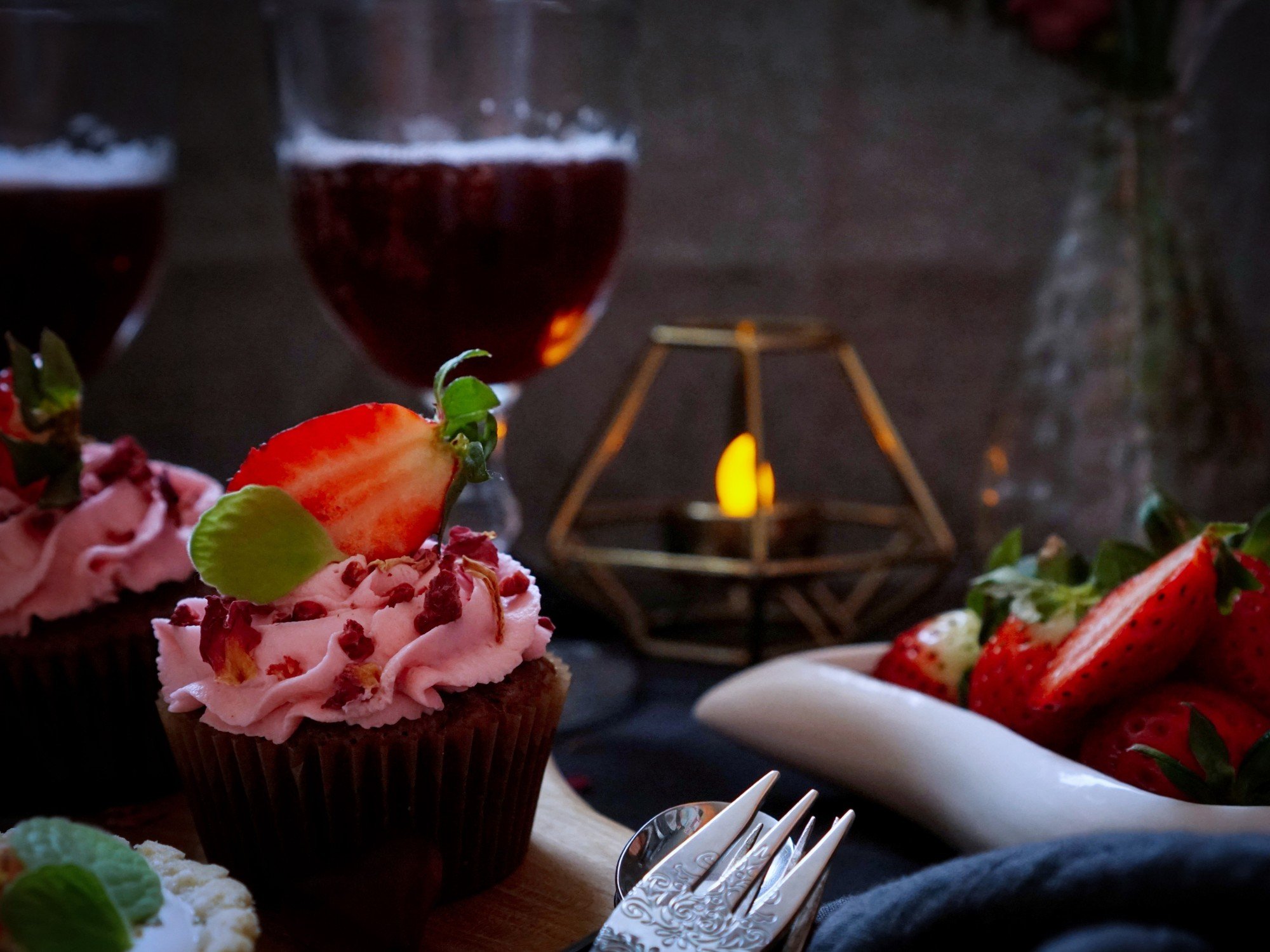 Malinowe babeczki z owocami