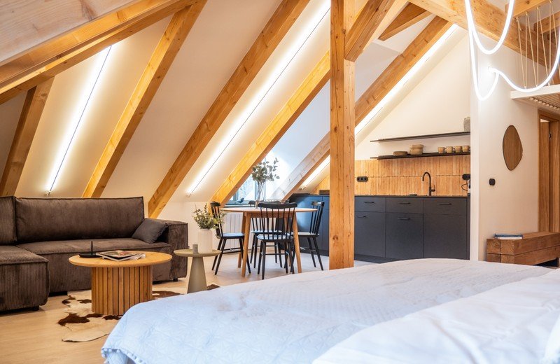 Apartamenty w starym dworku. Ponadczasowe wnętrza z szacunkiem do historii