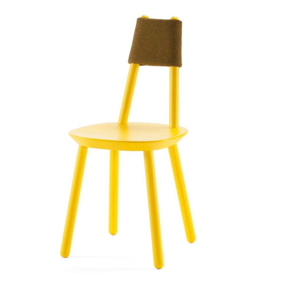 Żółte krzesło z litego drewna EMKO Naïve