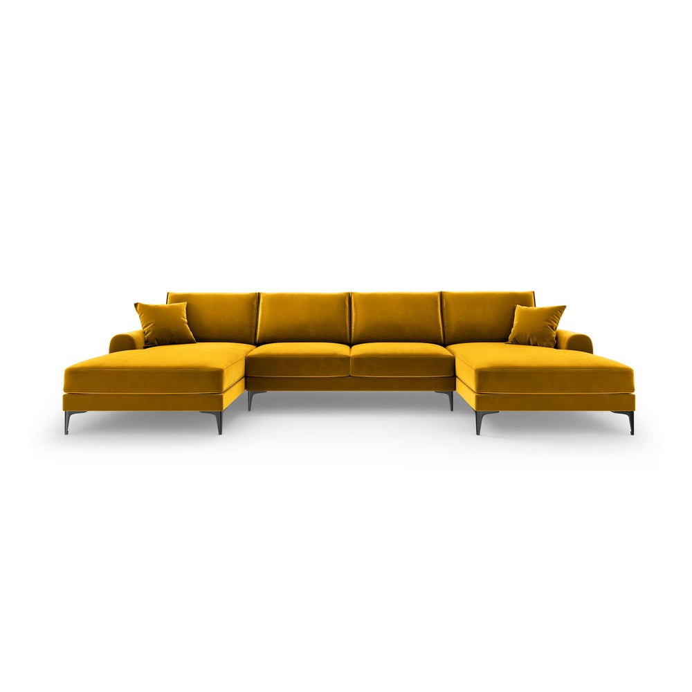 Żółta aksamitna sofa w kształcie 