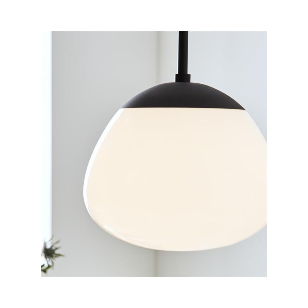 Czarna lampa wisząca Markslöjd Rise, wys. 31 cm