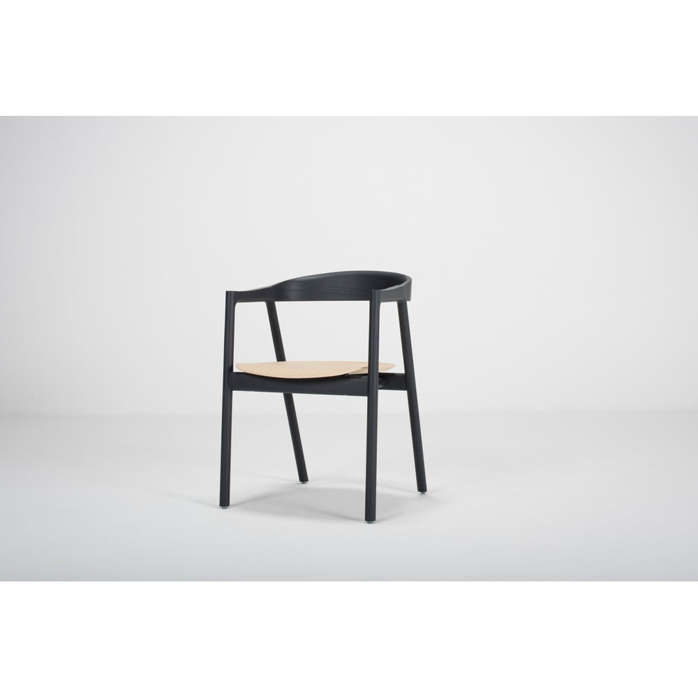 Czarne krzesło z drewna dębowego Gazzda Muna
