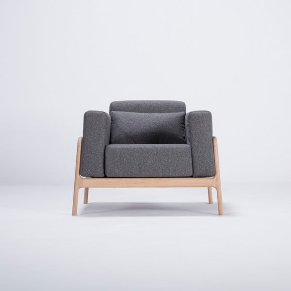 Fotel z konstrukcją z drewna dębowego z ciemnoszarą tekstylną poduszką Gazzda Fawn